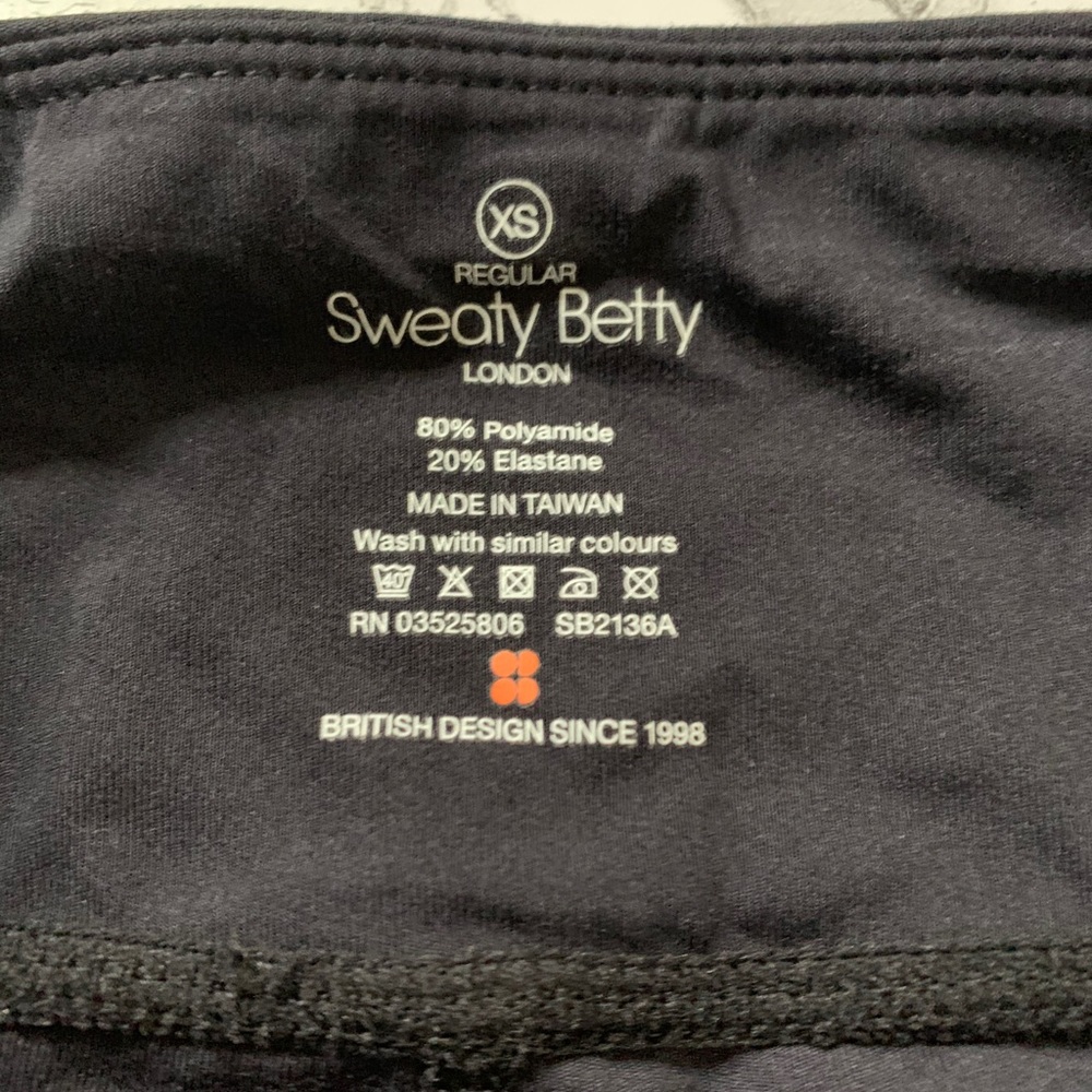 Sweaty Betty Shorts - Picture 9 of 10